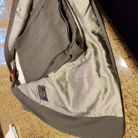 Tommy Hilfiger 100%wool suit 42R - Picture 3 of 5